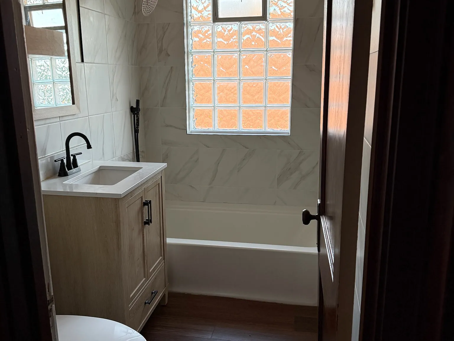 3 bed, 1120 sqft, $1,800 — Photo 2