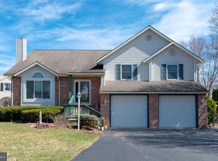 7 Brendan Dr, Reinholds, PA 17569