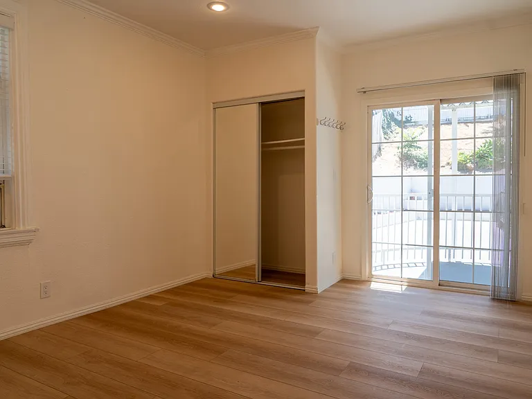 1531 N Herbert Ave #1/2 — Photo 10