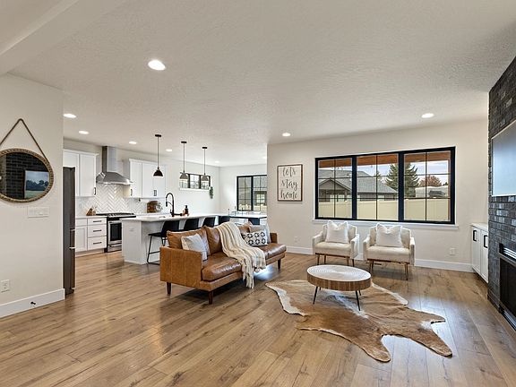 2nd image of 20214 E 10th Ave
