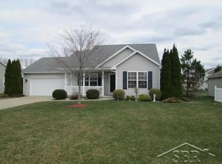 2822 Laurel Park Dr, Saginaw, MI 48603
