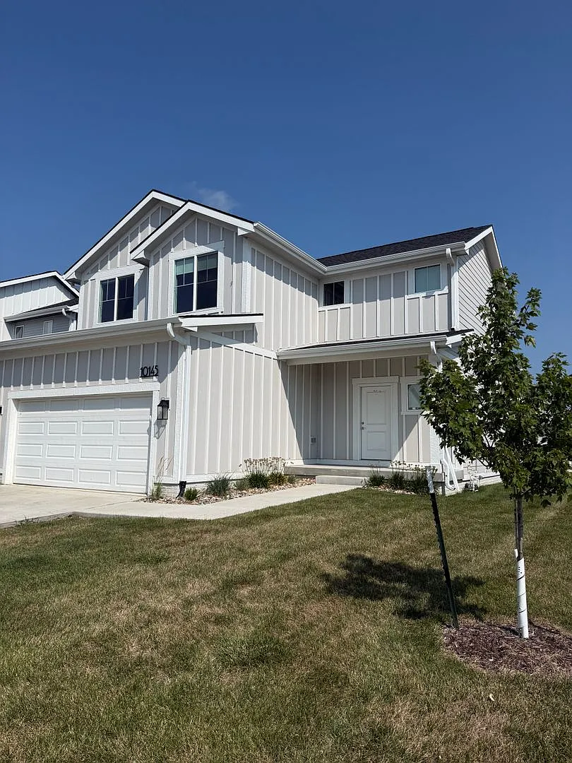 Newly Built Home for Rent in West Des Moines! — Photo 1