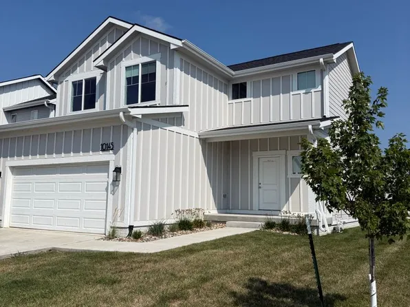 10145 Divine Pl, West Des Moines, IA 50266