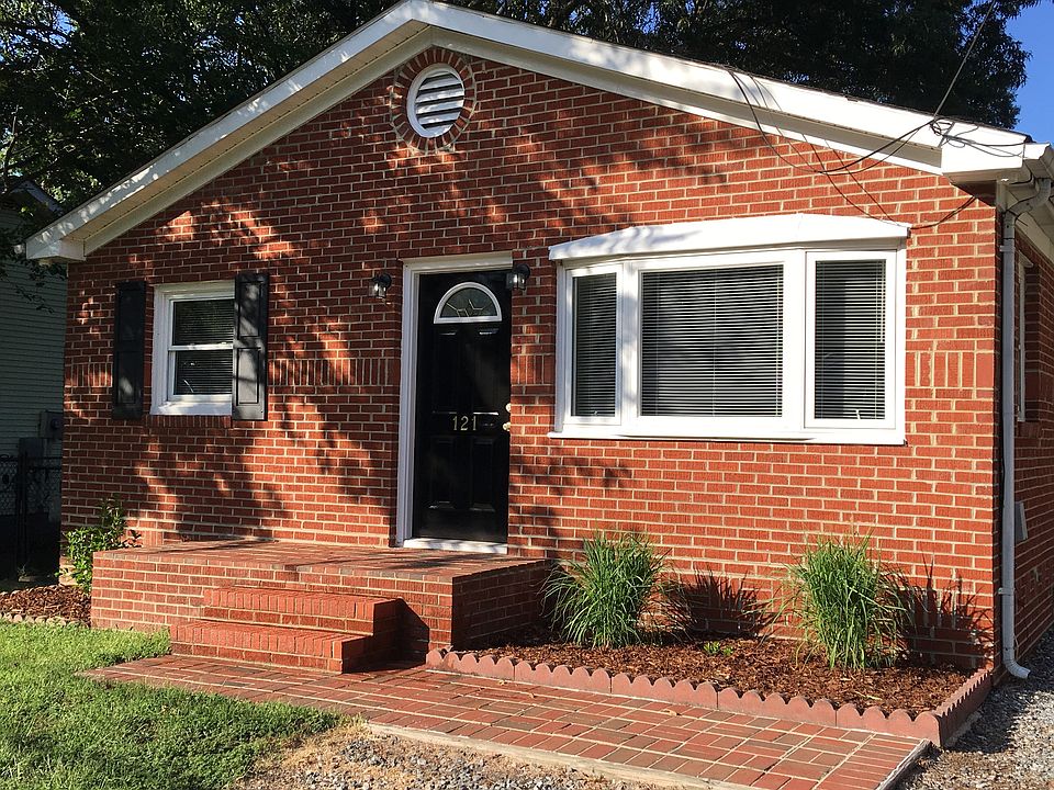 1st image of 121 Early St