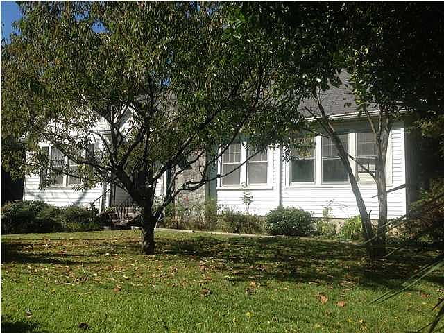 1st image of 121 S Lovell Ave E