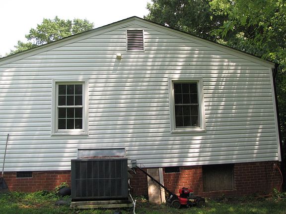 2nd image of 1505 Cook St