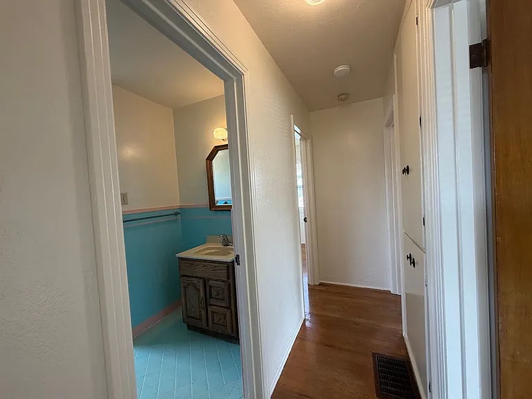 2231 Pine St — Photo 5