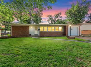 1530 Hialeah Pl, Florissant, MO 63033