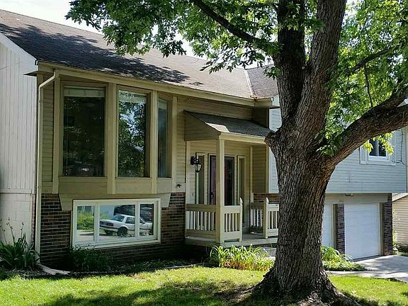 2nd image of 3426 Scott Dr
