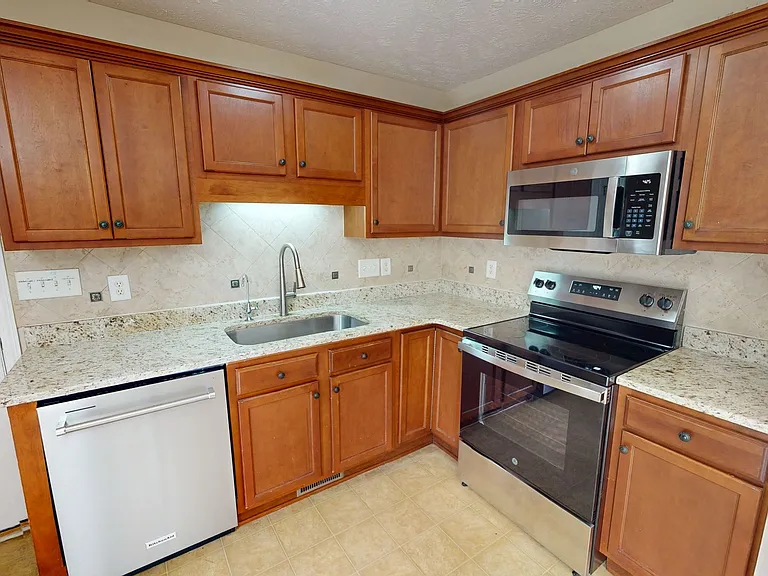 4920 Headwind Dr — Photo 7
