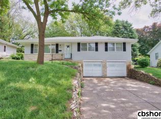 823 N 74th Ave, Omaha, NE 68114