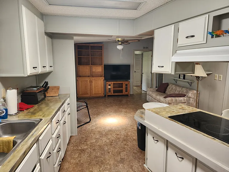 5631 Seven Oaks Dr — Photo 13