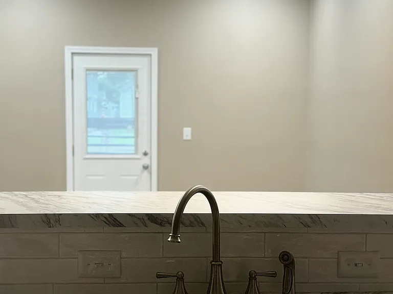 2306 Carrollton Ave #4 — Photo 8