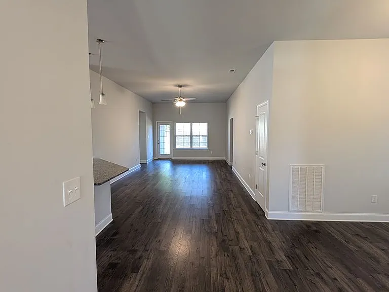 244 Abercorn Dr — Photo 23