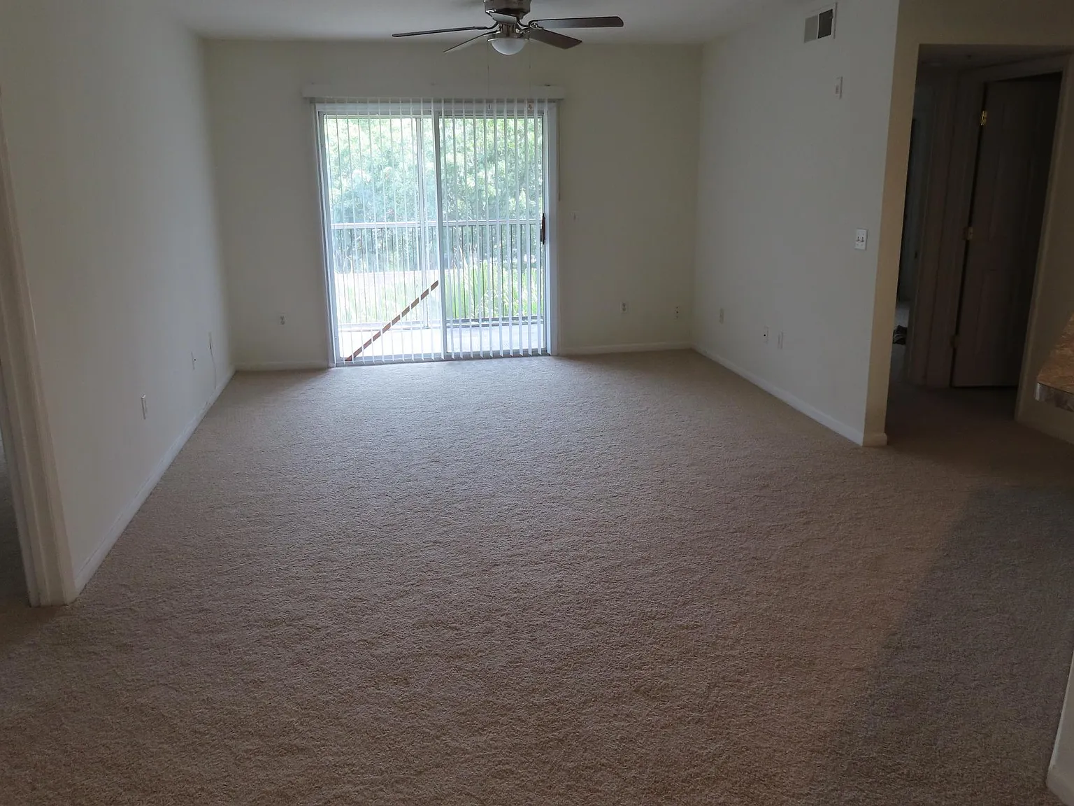 2 bed, 1138 sqft, $1,650 — Photo 2
