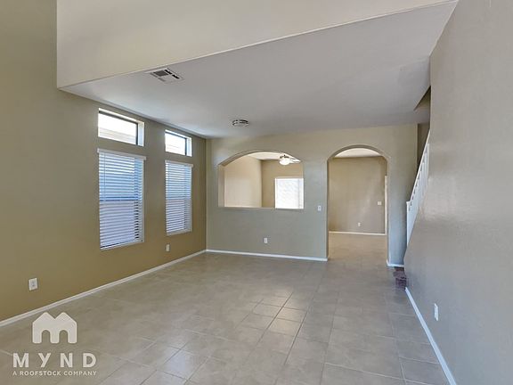 4th image of 823 W Saint Kateri Ave