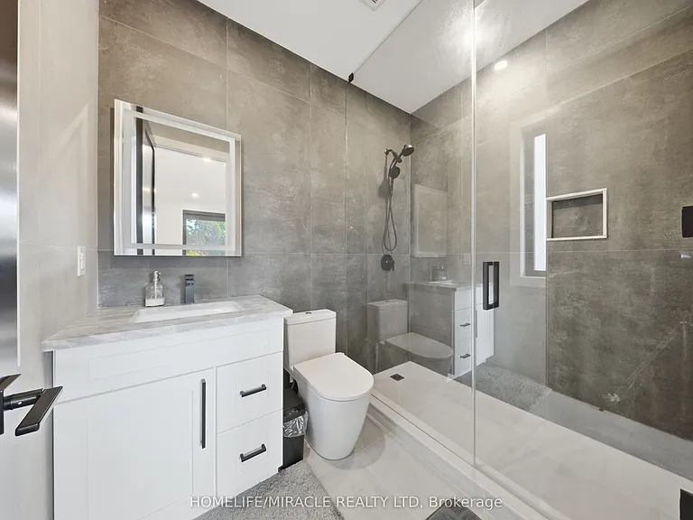 1653 Glenburnie Rd — Photo 14