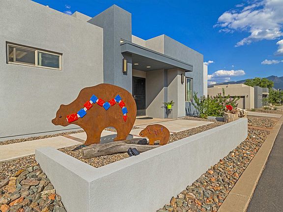 3rd image of 916 Paseo Los Coyotes