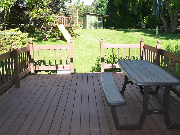Devonshire Ln — Photo 27