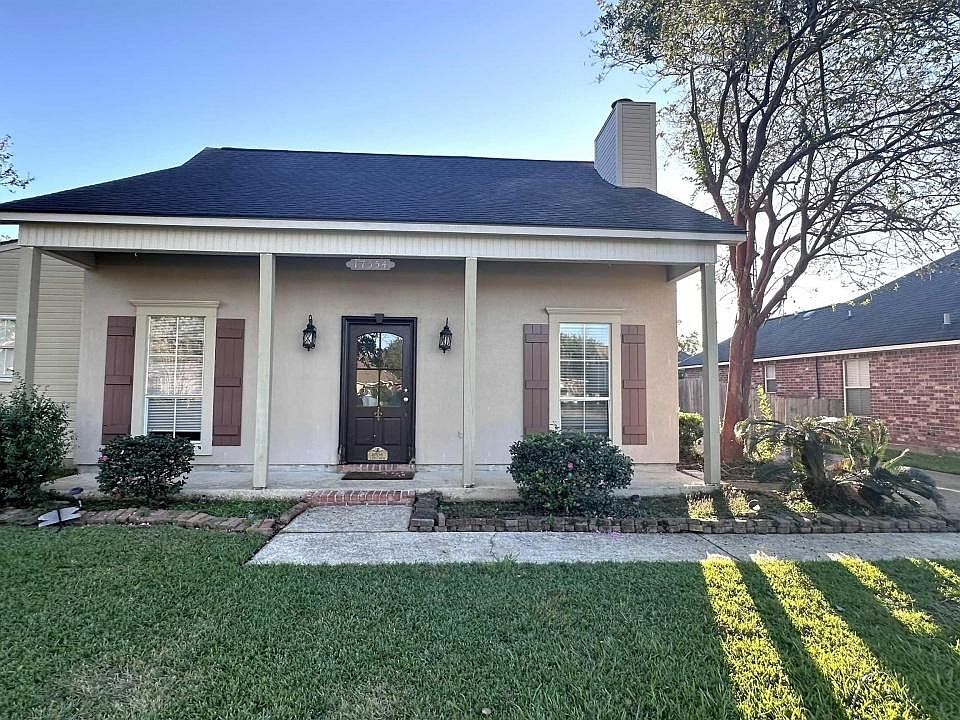 1st image of 17554 Lake Iris Ave