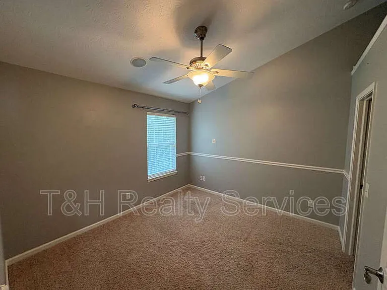 9059 Rider Dr — Photo 15