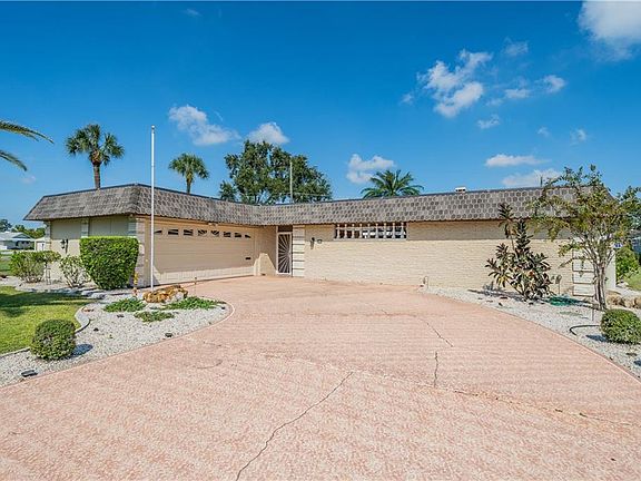 2nd image of 715 Sahara Dr
