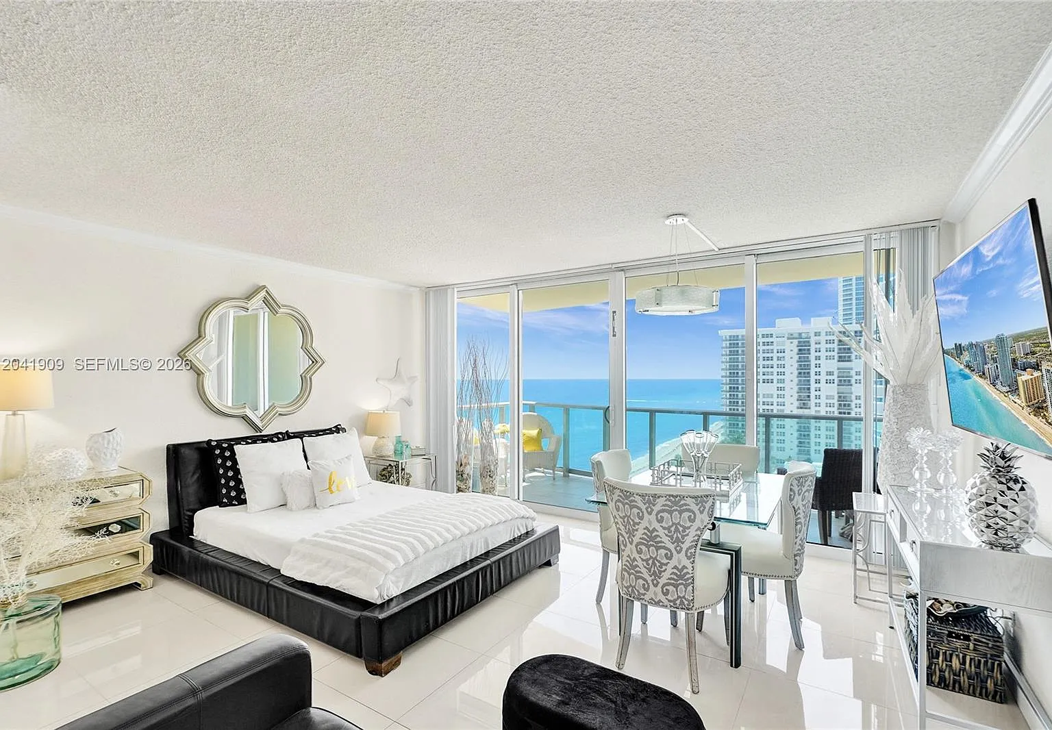 Wave Condo — Photo 3