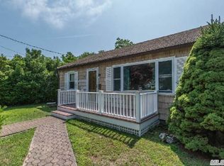 10 Rogers St, Blue Point, NY 11715