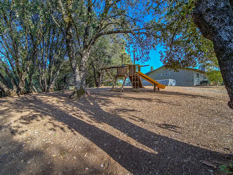 18626 Quiet Oak Pl — Photo 34