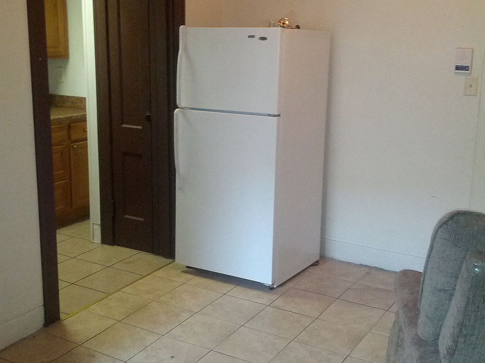 2nd image of 2000 Waverly St APT 6