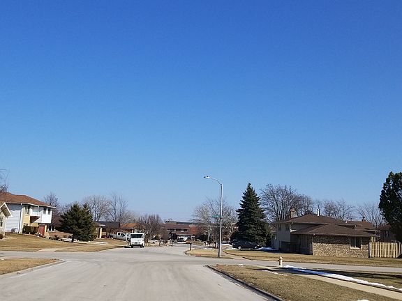 4th image of 8513 W 170th Pl
