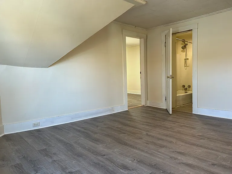 201 Roxbury St #3 — Photo 20