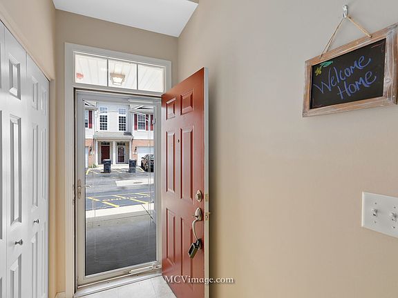 5th image of 10228 Mulberry Ln #J