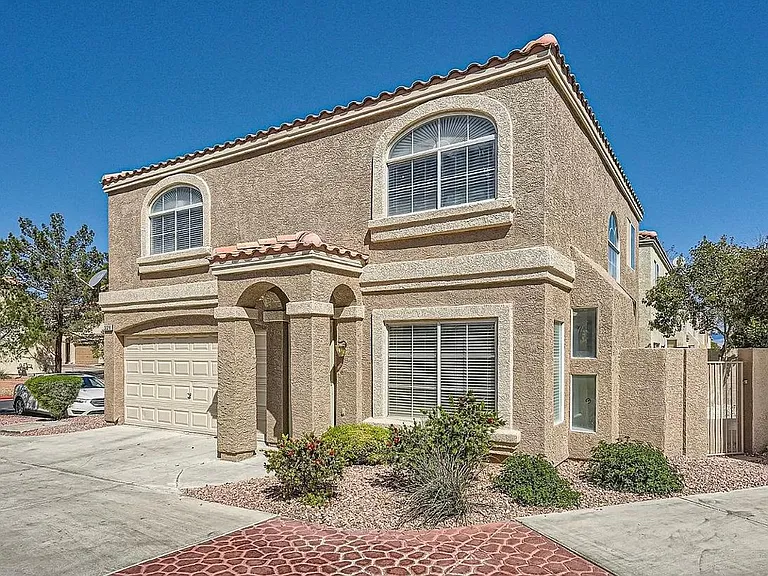 3328 Epson St — Photo 25