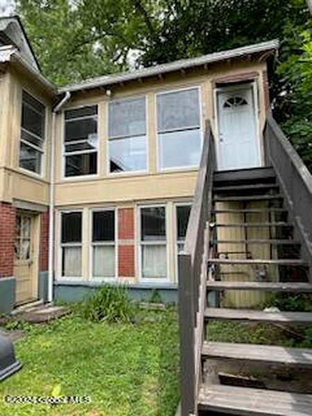 3rd image of 685D Delaware Avenue