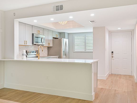 3rd image of 136 Cypress Way E #505