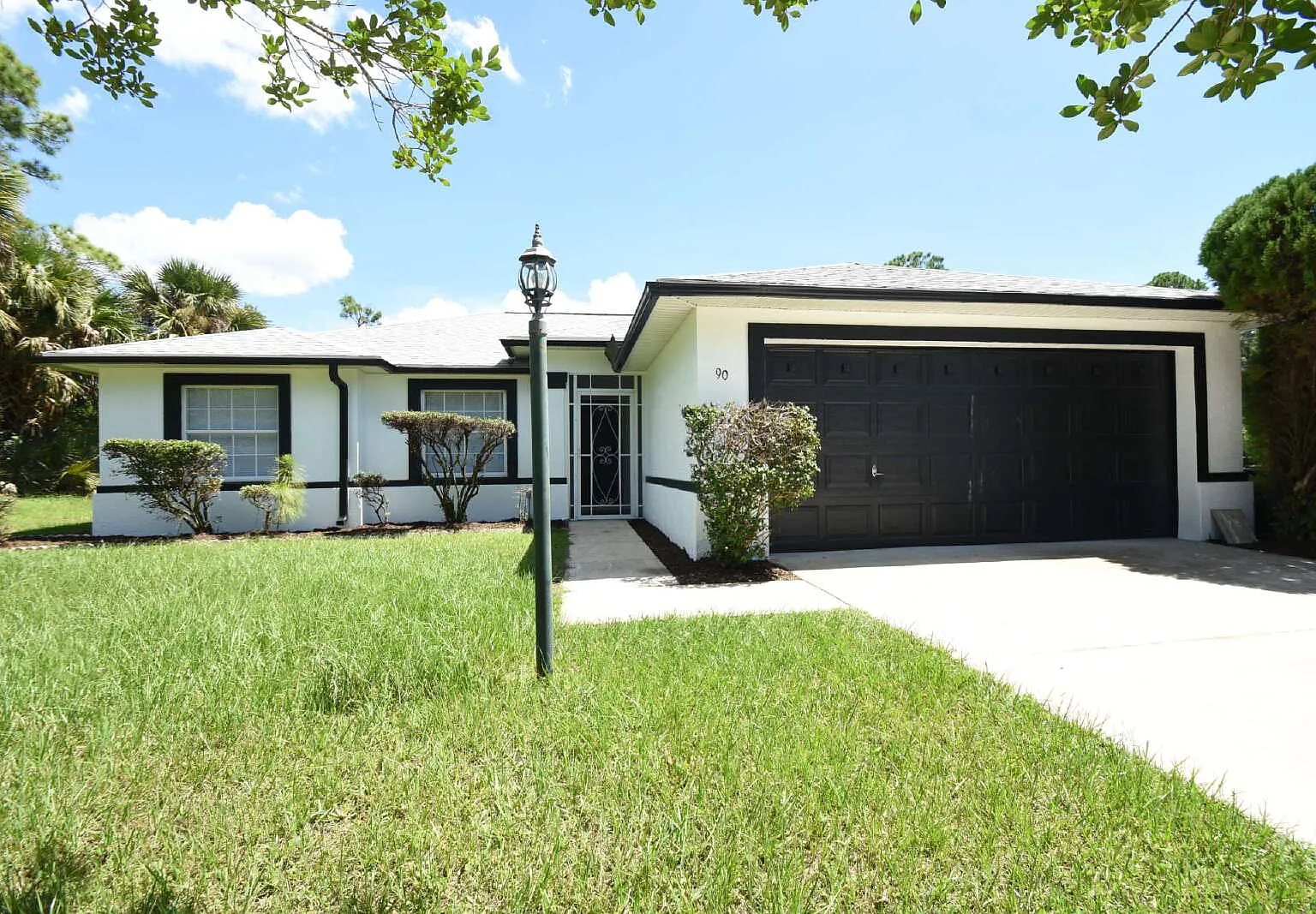 3 bed, 2.0 bath, 1357 sqft, $1,900 — Photo 1