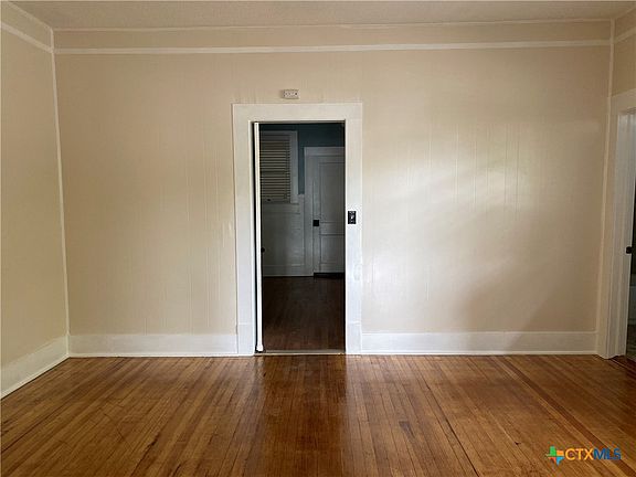 5th image of 420 W San Antonio St APT A
