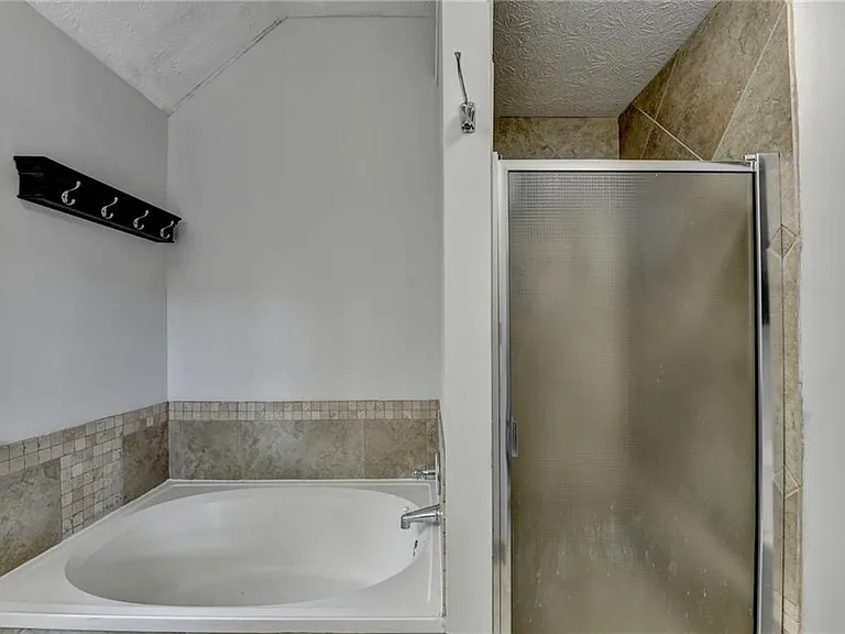 1112 Ashbury Dr — Photo 51