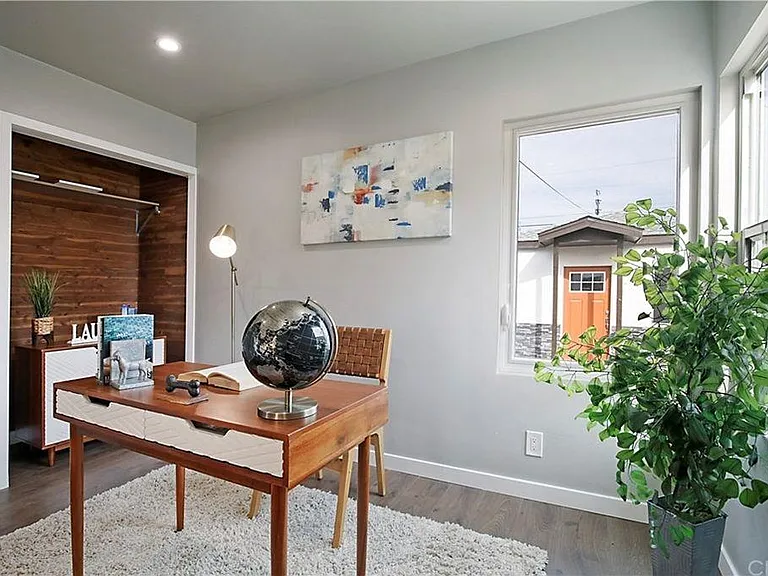 McCallum Ave — Photo 12