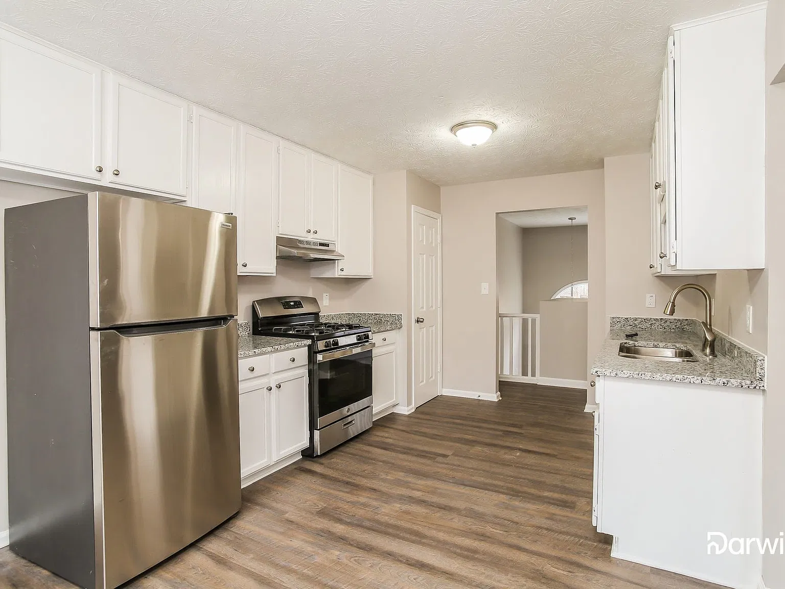 5 bed, 3.0 bath, 2259 sqft, $2,405 — Photo 4