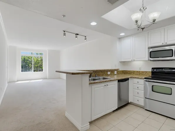 4175 Executive Dr Unit G205, La Jolla, CA 92037