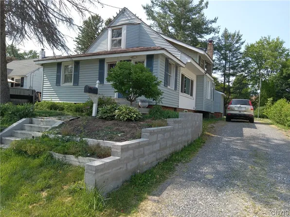 110 W Molloy Rd, Syracuse, NY 13211