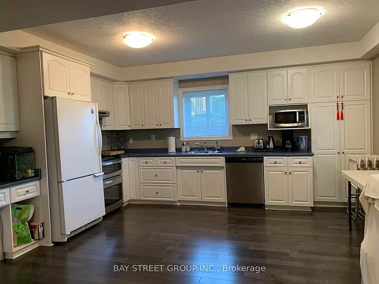 578 Springwater Dr W — Photo 7