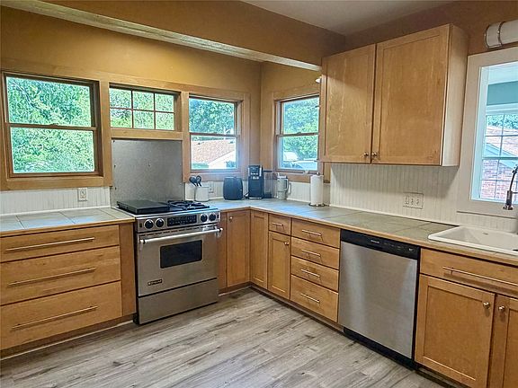 5th image of 525 16th St