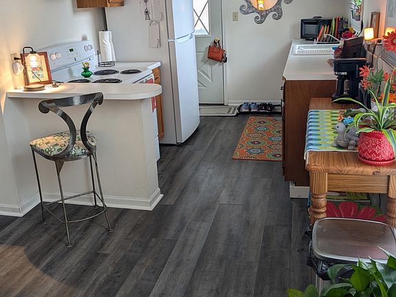 2nd image of 22 Ellicott Ave #2