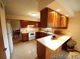 209 Evergreen Dr, O Fallon, IL 62269