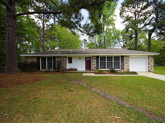3rd image of 102 Lionel Ln