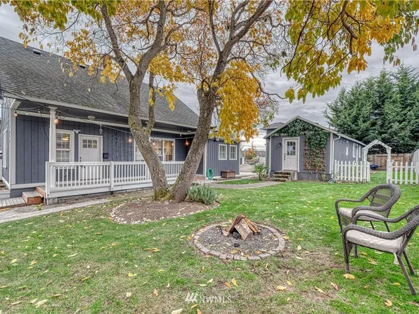 1016 S 37th St, Tacoma, WA 98418