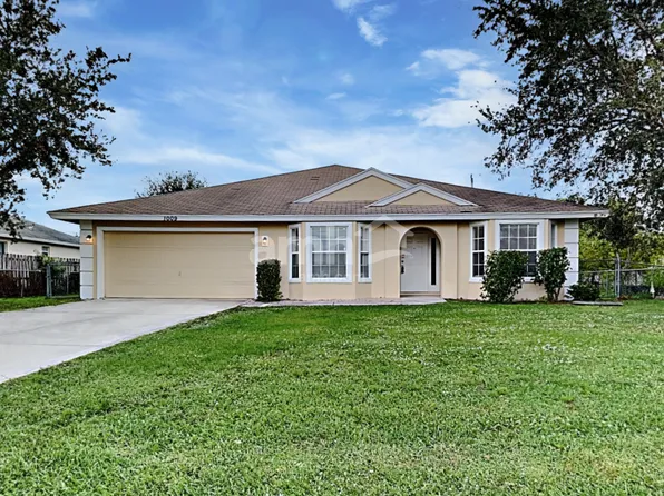 1009 SW Alcantarra Blvd, Port Saint Lucie, FL 34953